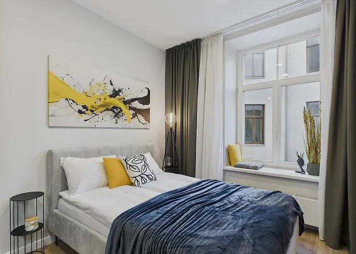 Апартаменты Bright And Cozy Old Town